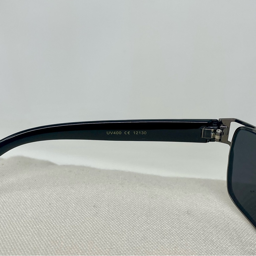 Source Unknown Black Rectangular Sunglasses - Picture 5 of 7
